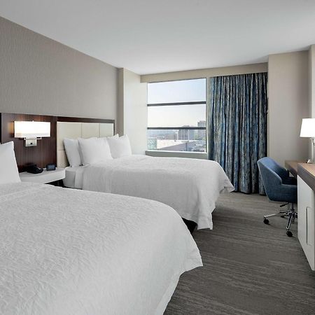 Hampton Inn Chicago Mccormick Place Exterior foto