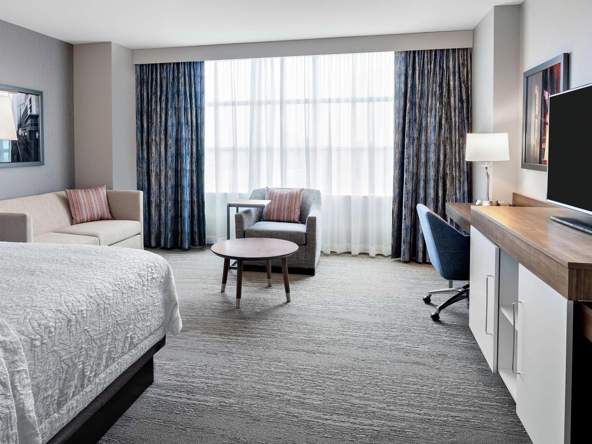 Hampton Inn Chicago Mccormick Place Exterior foto